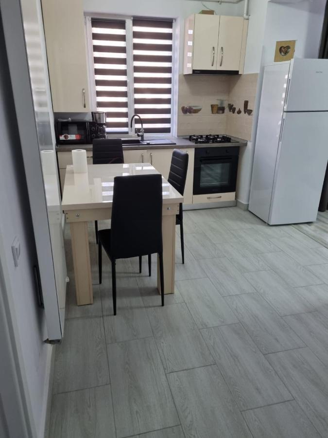 Luxury Apartament Curtea de Argeş Exterior foto